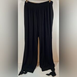 White Birch  Black Pants with pockets Women's   Size 1XL